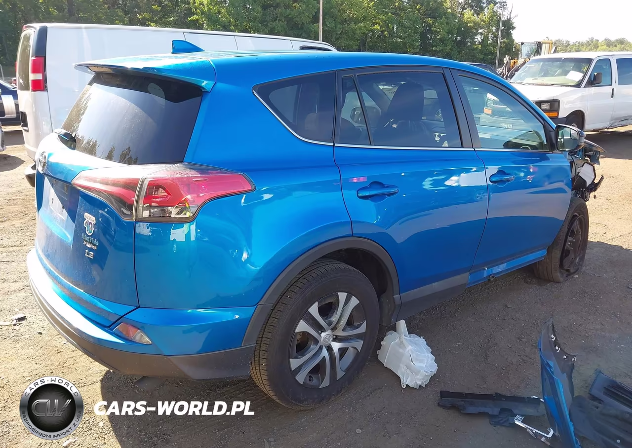 2018 Toyota Rav4 Le VIN:2T3ZFREV5JW451551 - 4