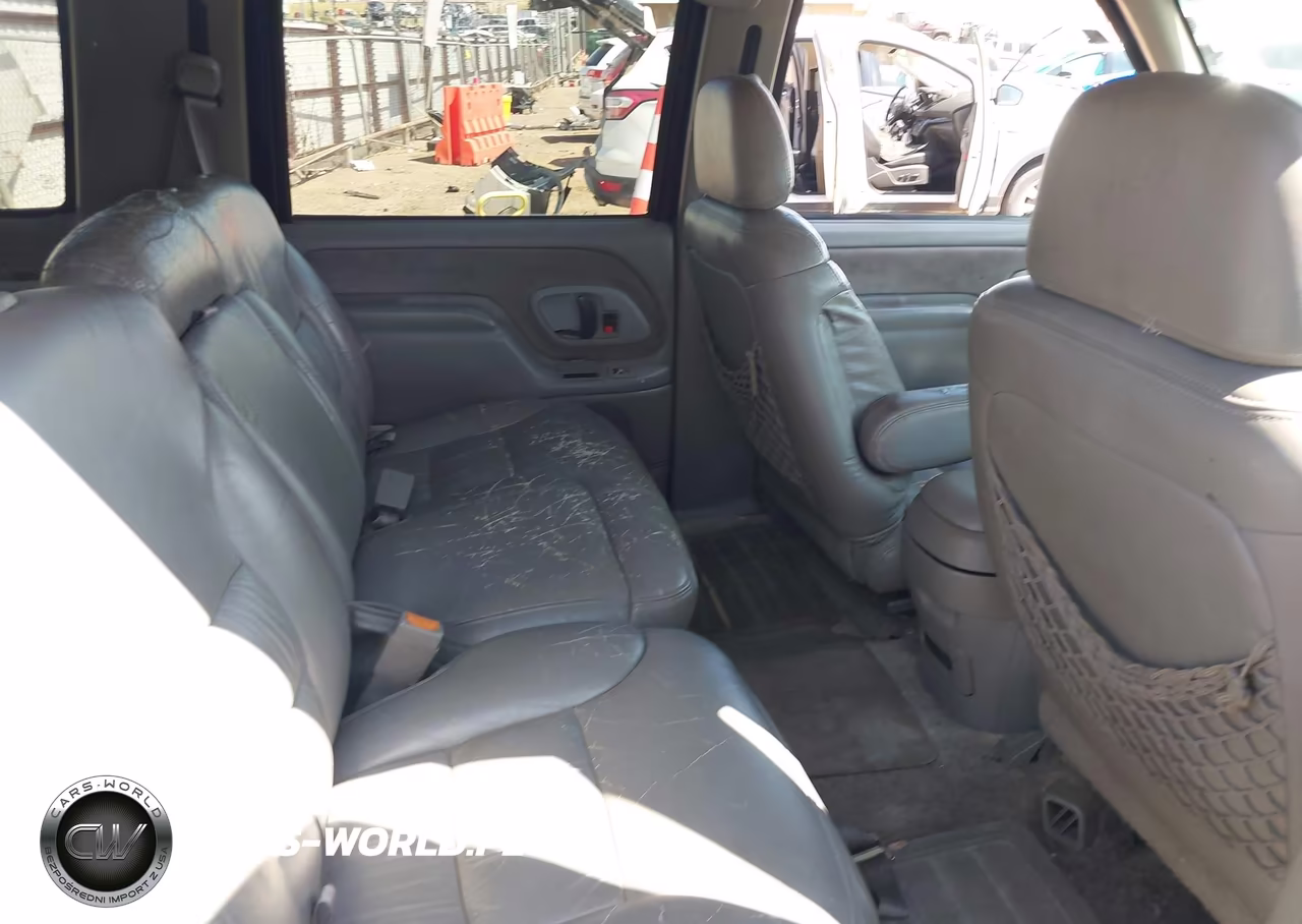 1999 Chevrolet Suburban Lt VIN:3GNEC16R8XG266503 - 5