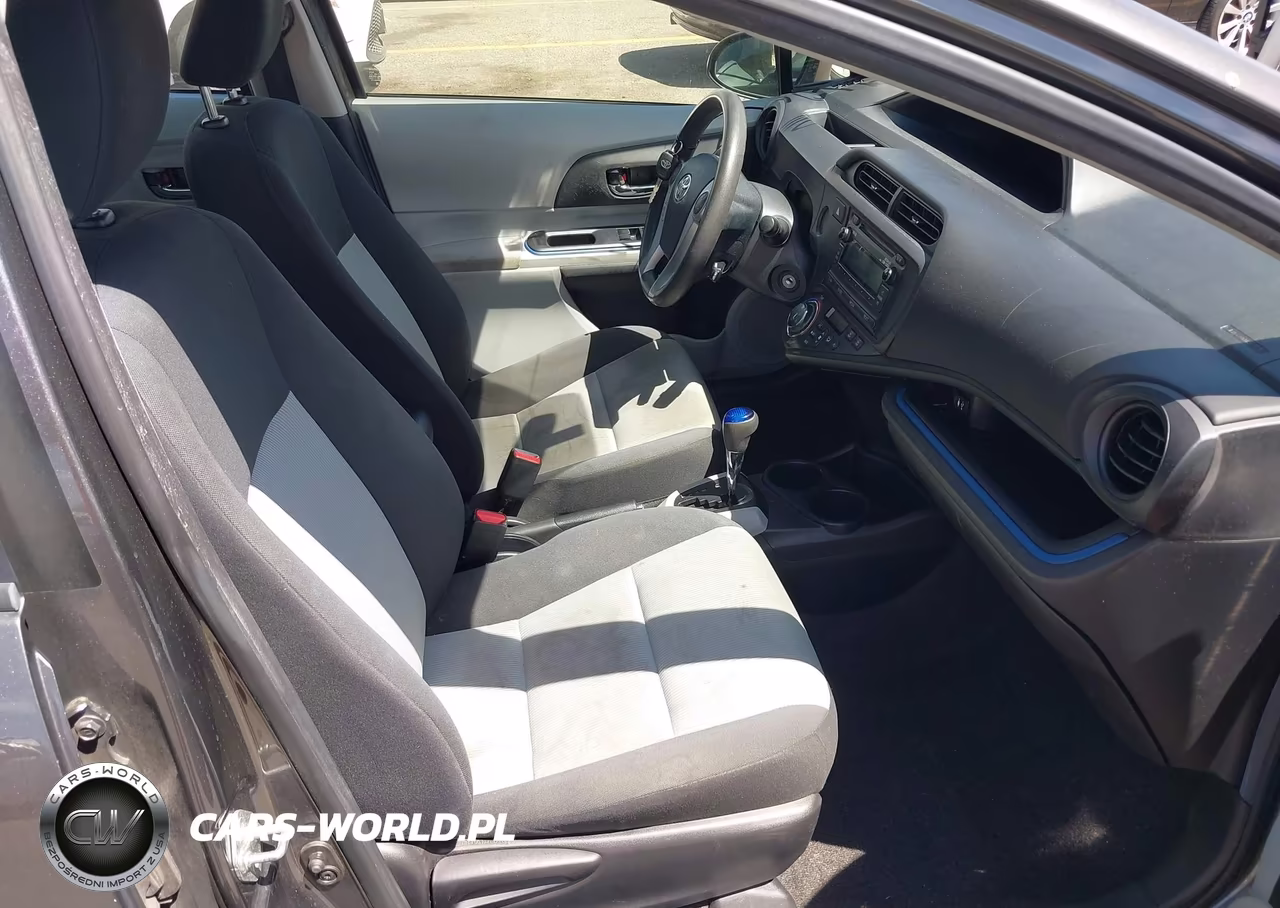 2013 Toyota Prius C Two VIN:JTDKDTB30D1545444 - 5