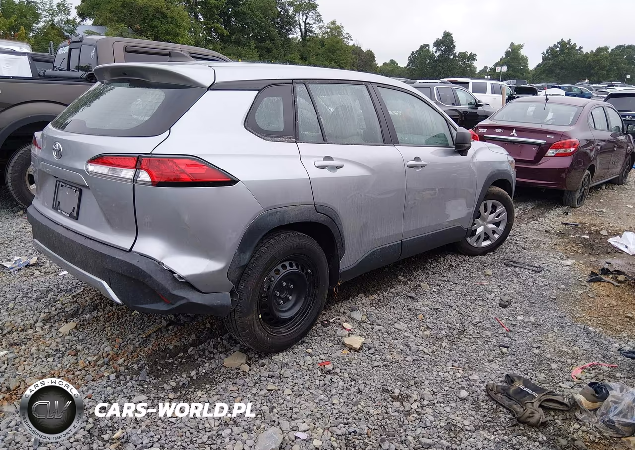 2023 Toyota Corolla Cross L VIN:7MUAAAAG5PV065927 - 4