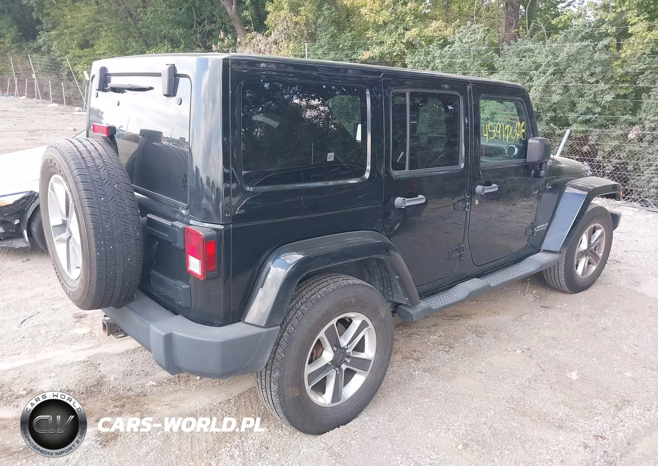 2012 Jeep Wrangler Unlimited Sahara VIN:1C4BJWEG0CL152913 - 4