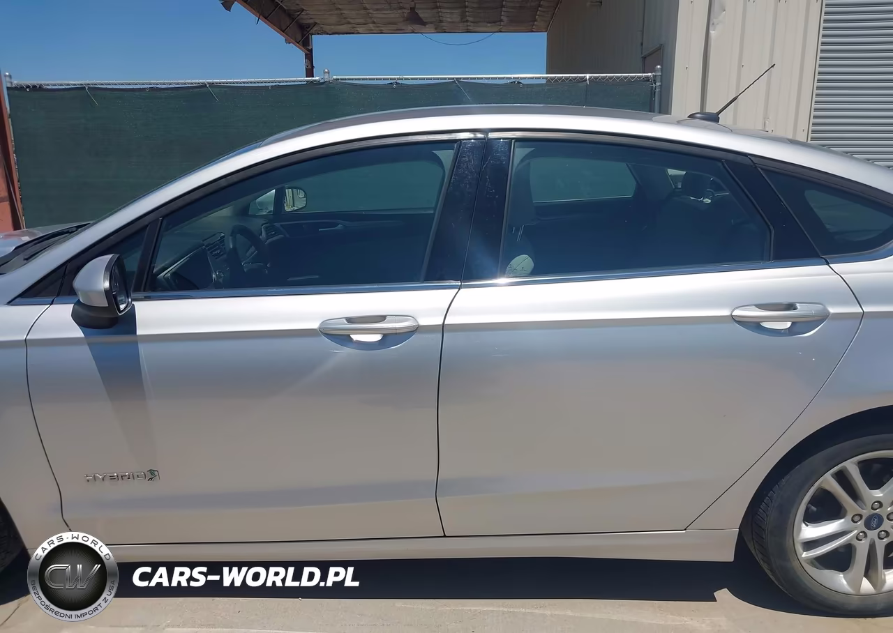 2018 Ford Fusion Hybrid S VIN:3FA6P0UU9JR100575 - 17