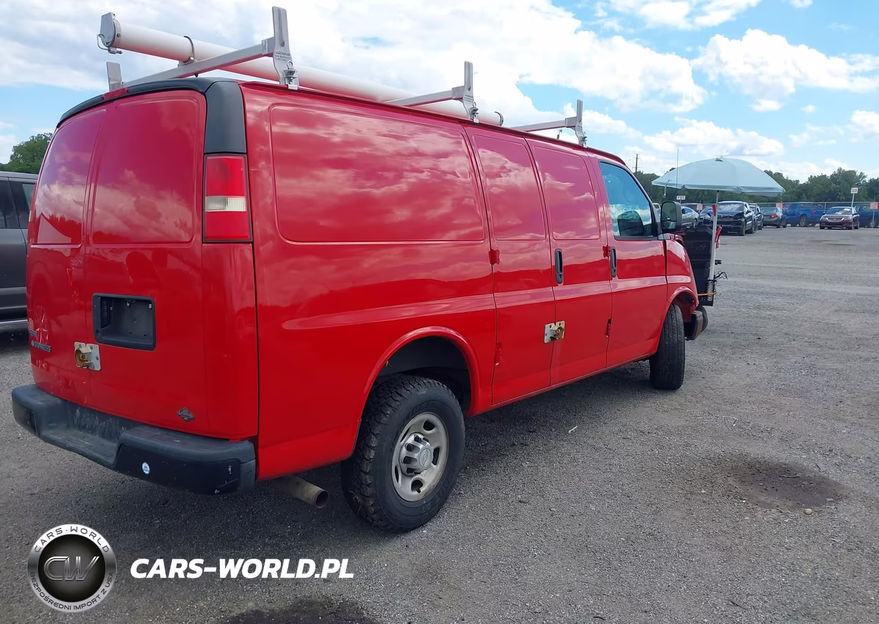 2010 Chevrolet Express 3500 Work Van VIN:1GC2GTAG8A1184035 - 4