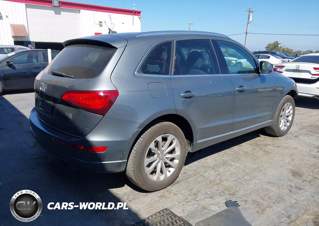 2015 Audi Q5 2.0T Premium VIN:WA1LFAFP3FA112570 - 4