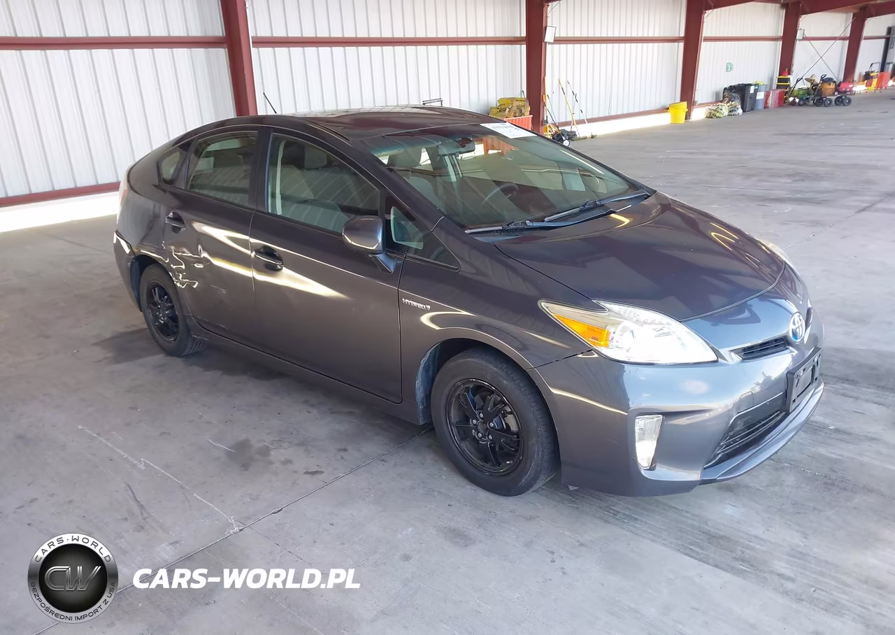 2015 Toyota Prius Two – zdjęcie 1 z 17