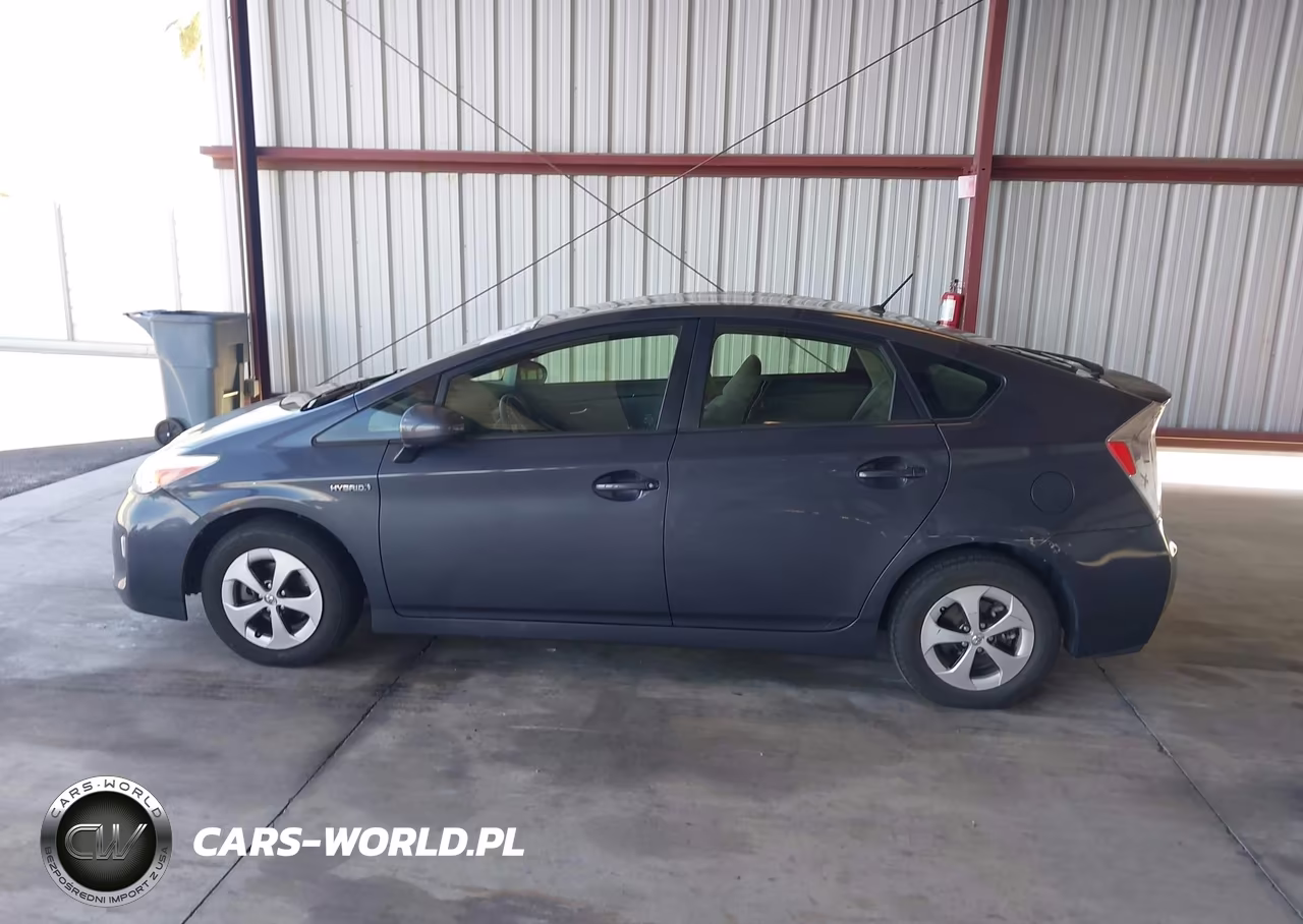 2015 Toyota Prius Two VIN:JTDKN3DUXF1999139 - 14