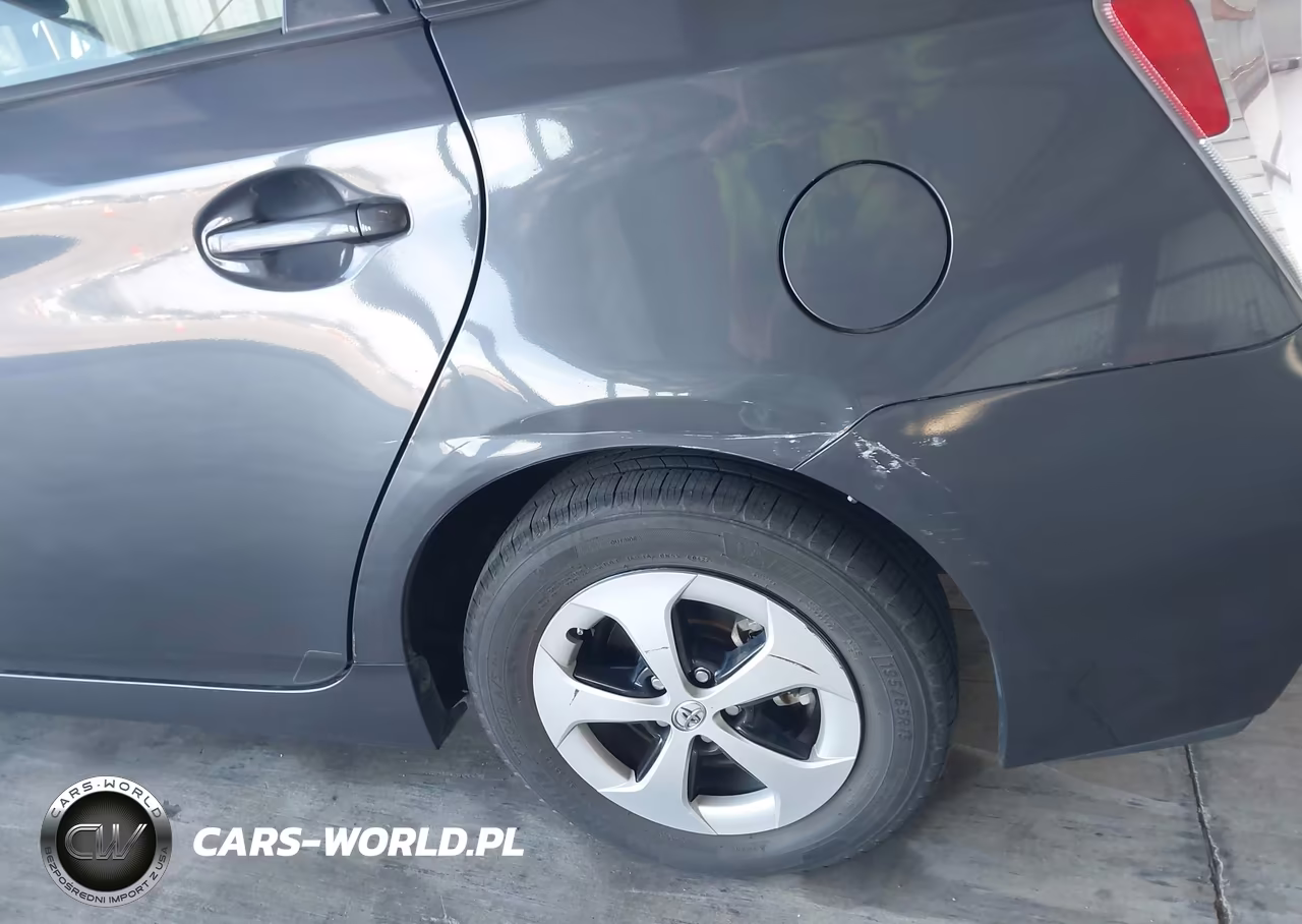 2015 Toyota Prius Two VIN:JTDKN3DUXF1999139 - 17
