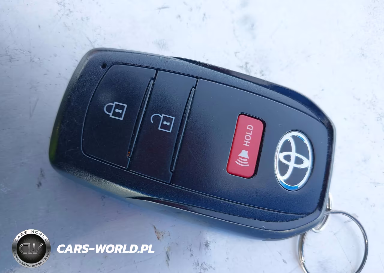2023 Toyota Corolla Cross Le VIN:7MUCAAAGXPV069447 - 11