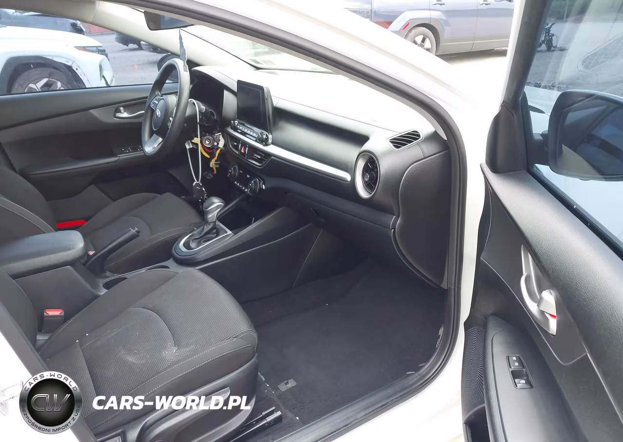 2019 Kia Forte Lxs VIN:3KPF24AD2KE087195 - 5