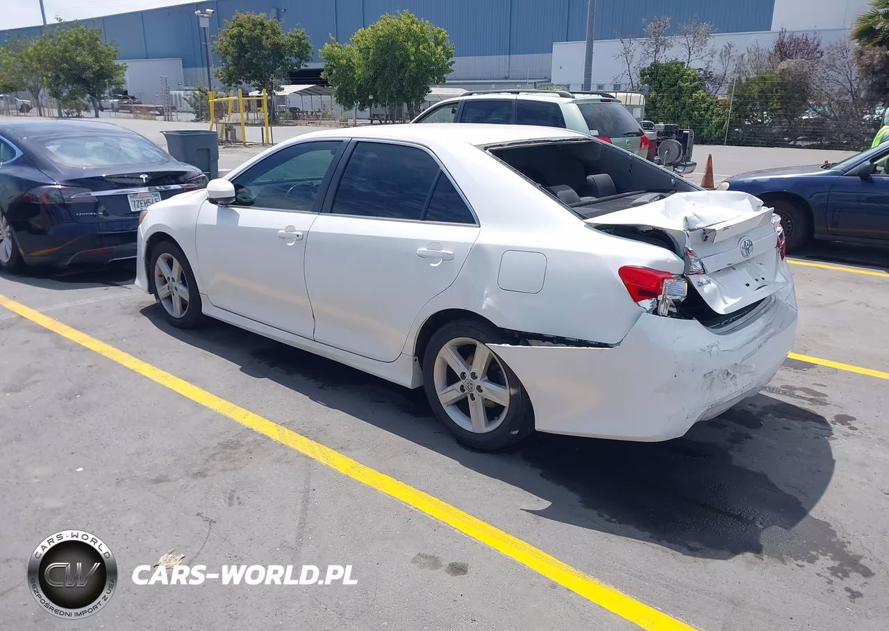 2014 Toyota Camry Se VIN:4T1BF1FK1EU787686 - 3