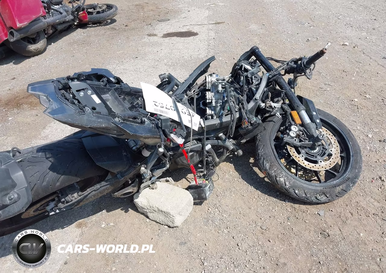 2018 Yamaha Mt09 VIN:JYARN53E2JA002708 - 4