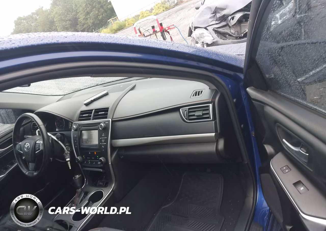 2016 Toyota Camry Se VIN:4T1BF1FK0GU513933 - 4