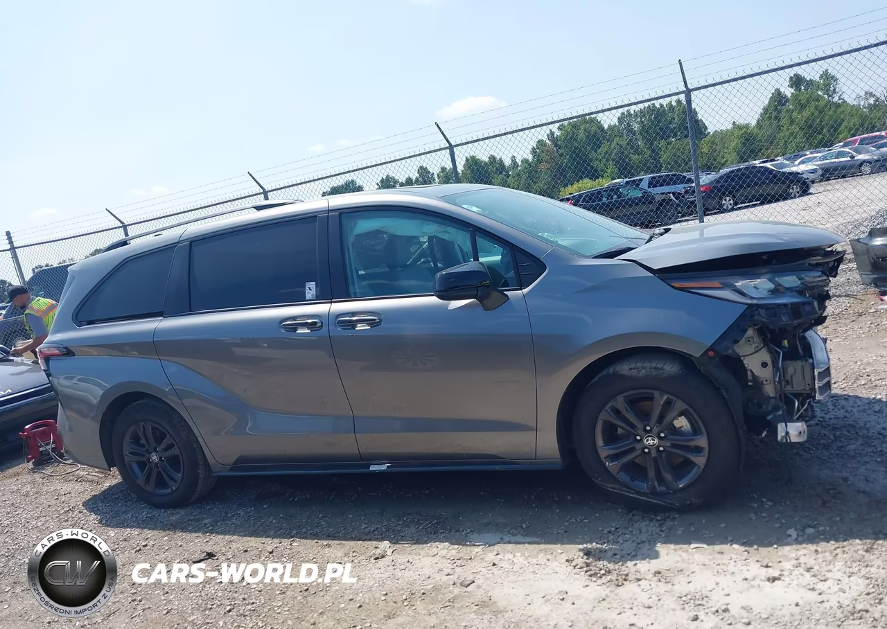 2026 Toyota Sienna Xse VIN:5TDXSKFC1TS228984 - 14