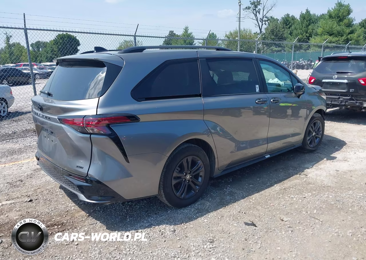 2026 Toyota Sienna Xse VIN:5TDXSKFC1TS228984 - 4