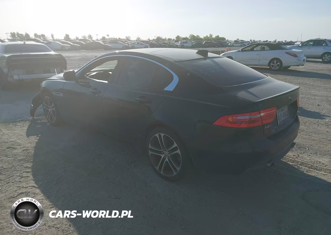 2017 Jaguar Xe 35T Premium VIN:SAJAD4BV5HA955652 - 3