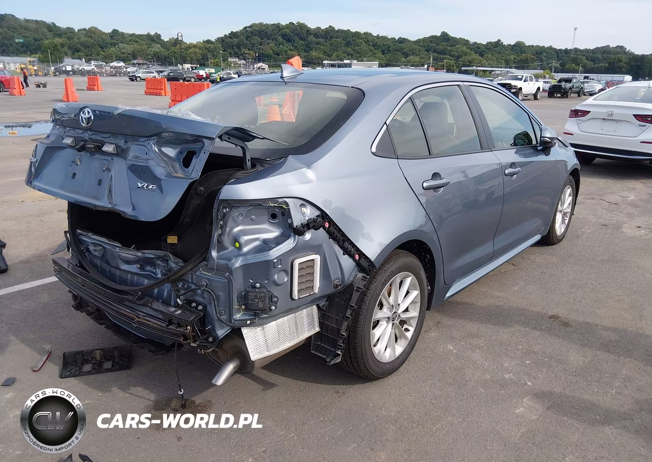 2020 Toyota Corolla Xle VIN:JTDFPRAE5LJ007321 - 4