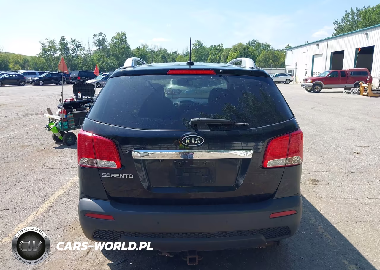 2011 Kia Sorento Lx VIN:5XYKTCA10BG143133 - 16