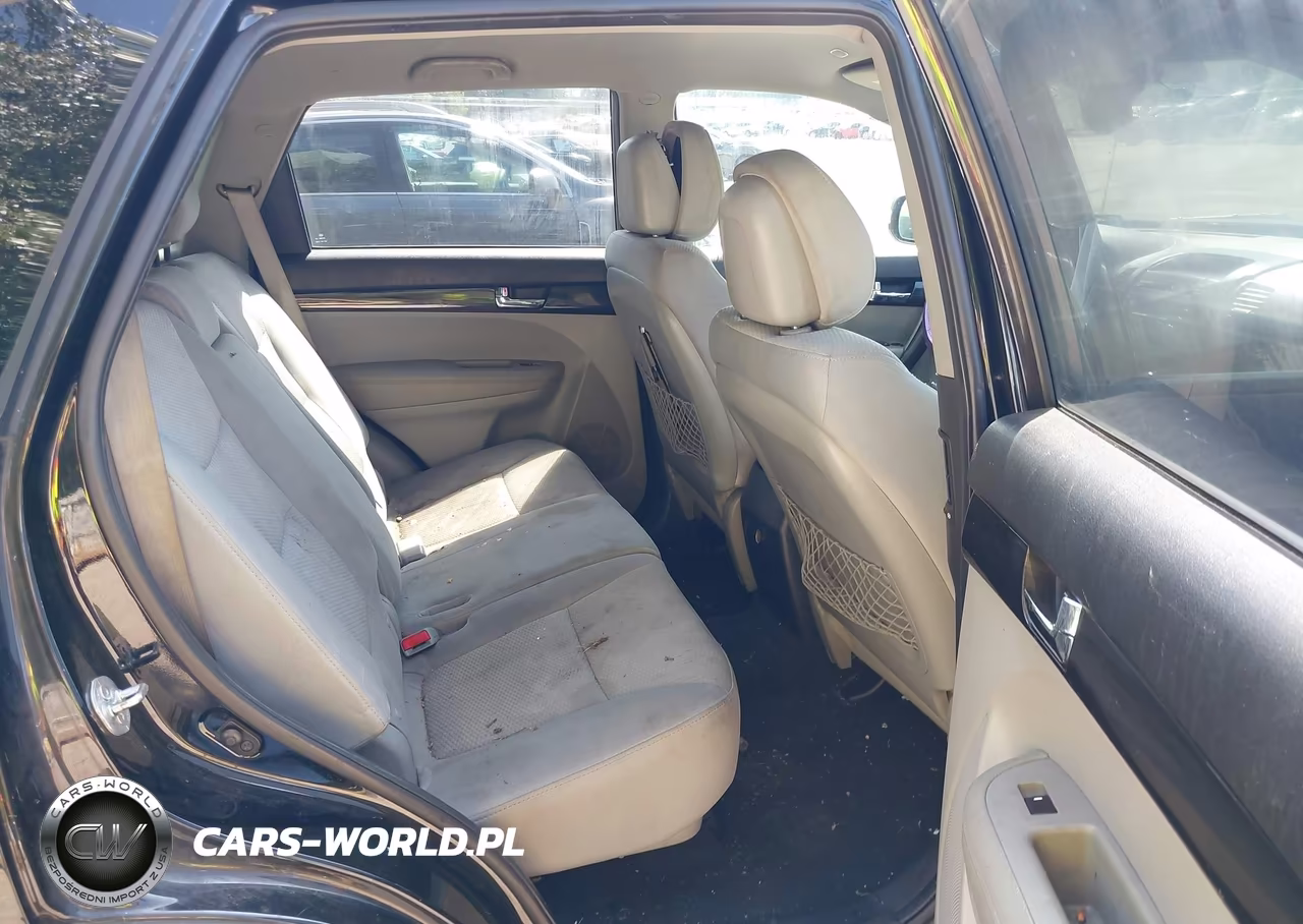 2011 Kia Sorento Lx VIN:5XYKTCA10BG143133 - 8
