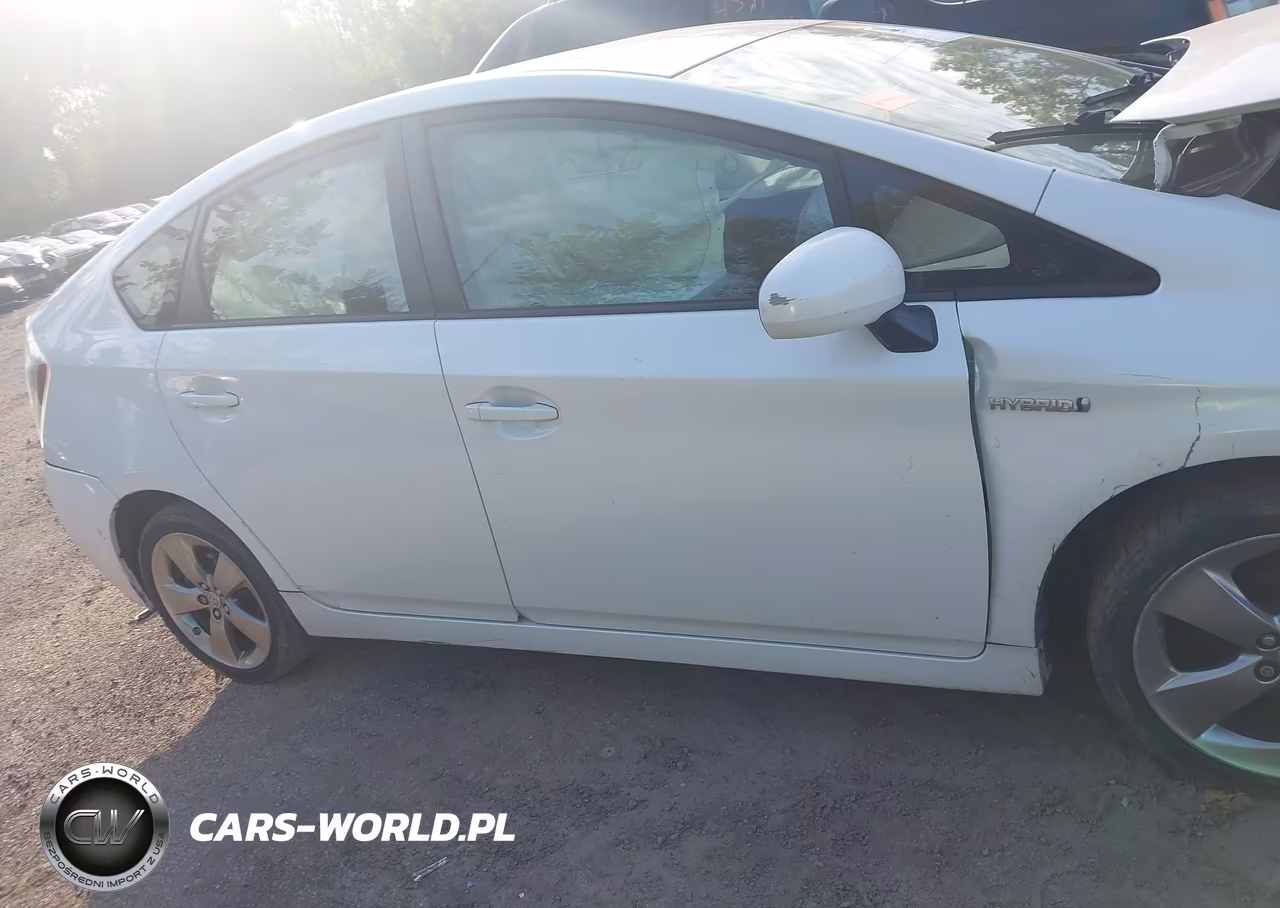 2013 Toyota Prius Three Se VIN:JTDKN3DU2D5610256 - 13
