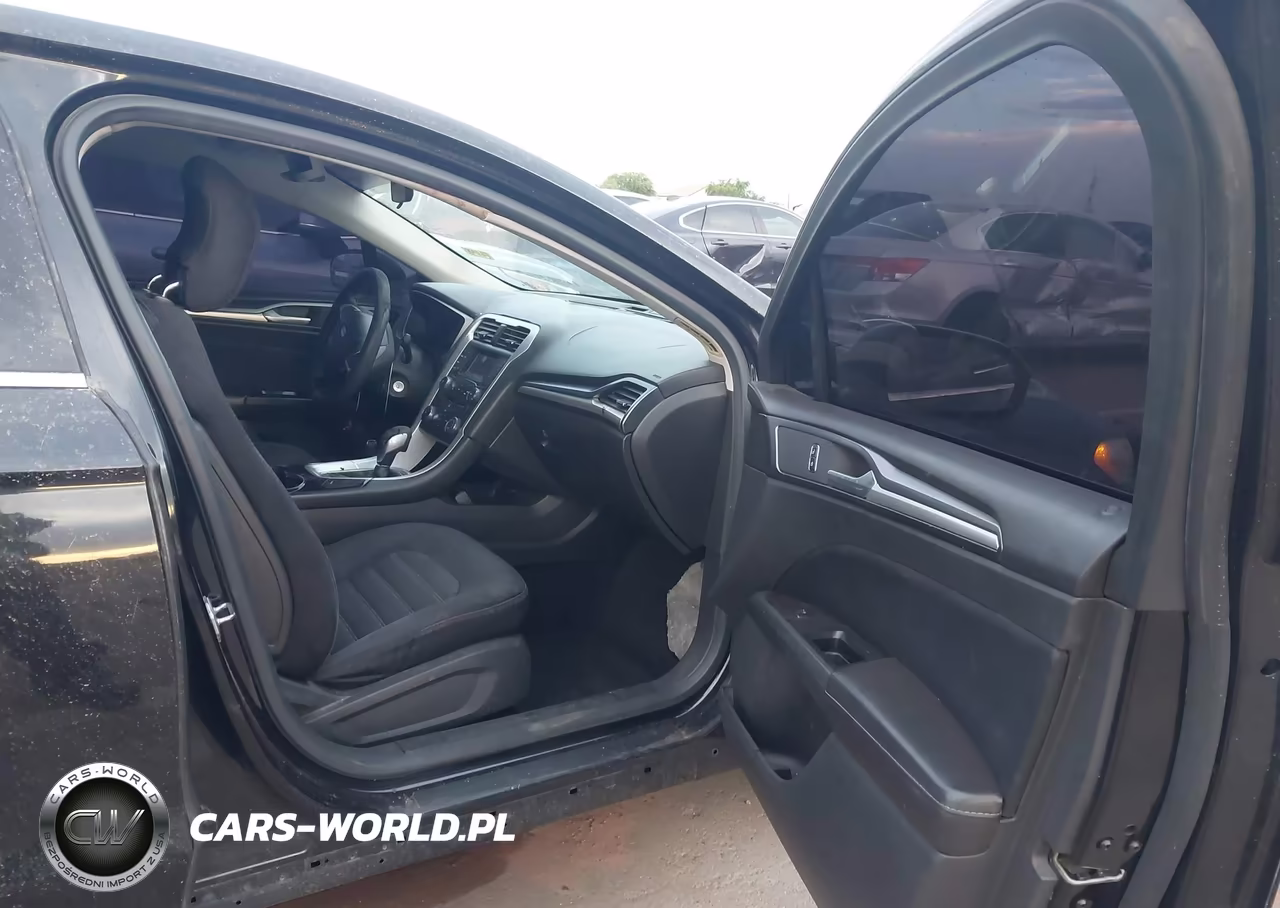 2014 Ford Fusion Se VIN:3FA6P0H71ER329813 - 5