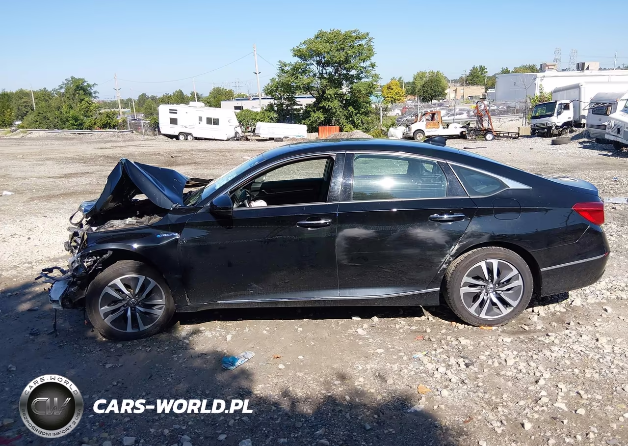 2018 Honda Accord Hybrid Touring VIN:1HGCV3F93JA014817 - 14