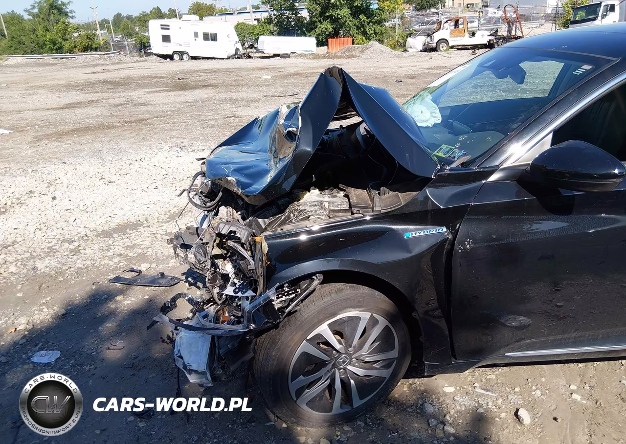 2018 Honda Accord Hybrid Touring VIN:1HGCV3F93JA014817 - 19