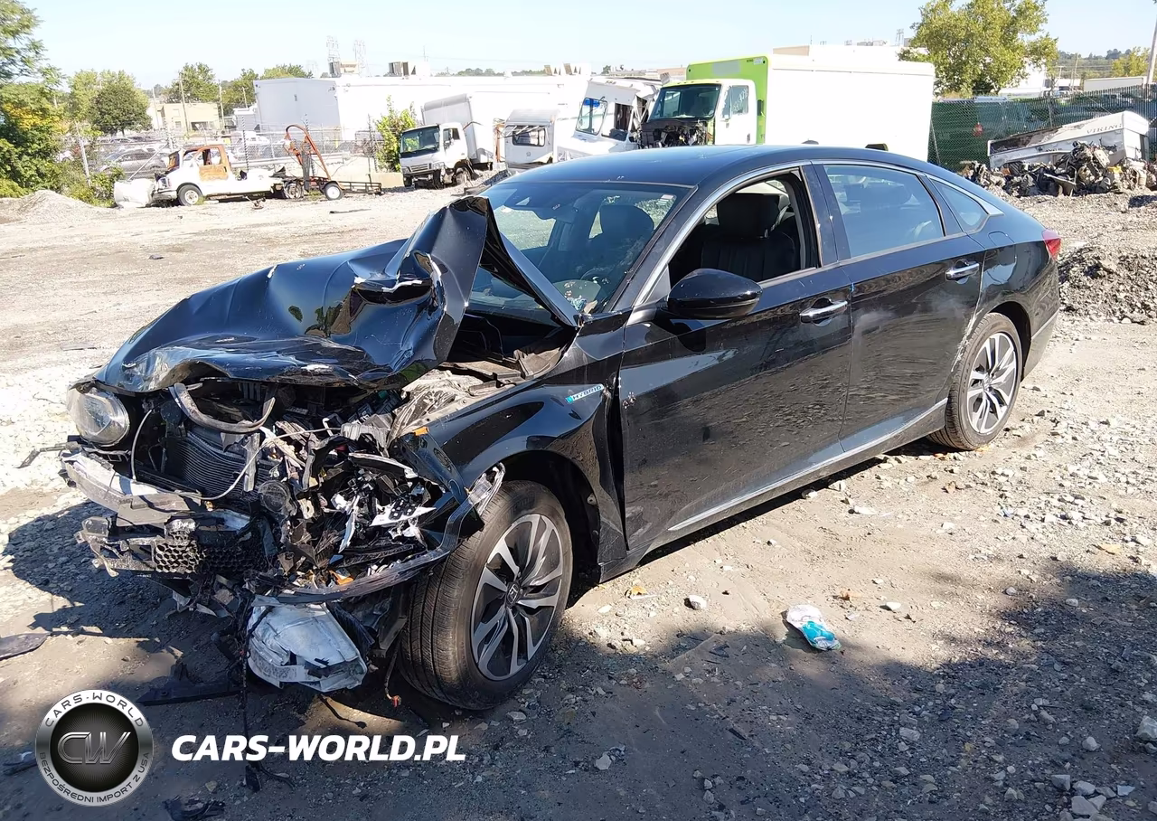 2018 Honda Accord Hybrid Touring VIN:1HGCV3F93JA014817 - 2