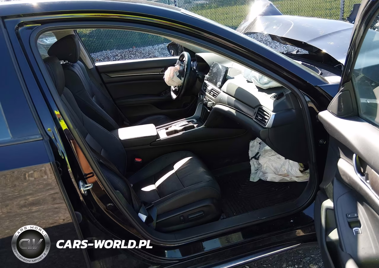 2018 Honda Accord Hybrid Touring VIN:1HGCV3F93JA014817 - 5