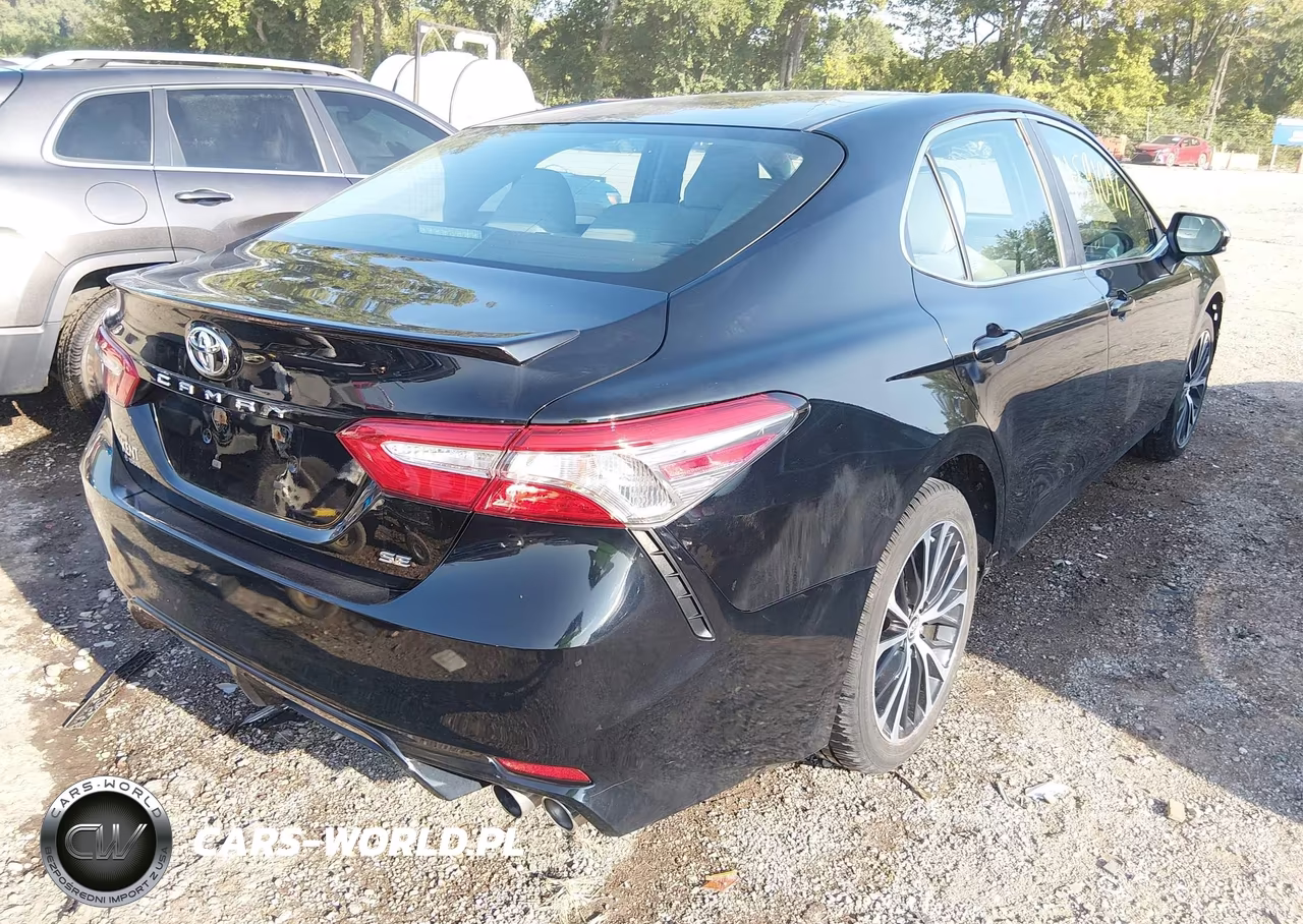 2018 Toyota Camry Se VIN:4T1B11HK2JU580620 - 4