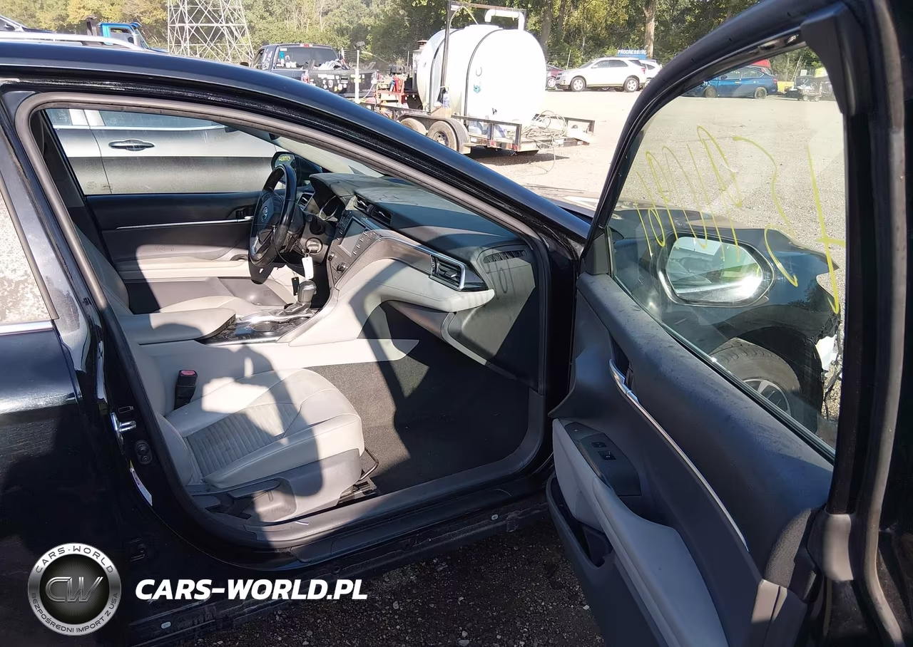 2018 Toyota Camry Se VIN:4T1B11HK2JU580620 - 5