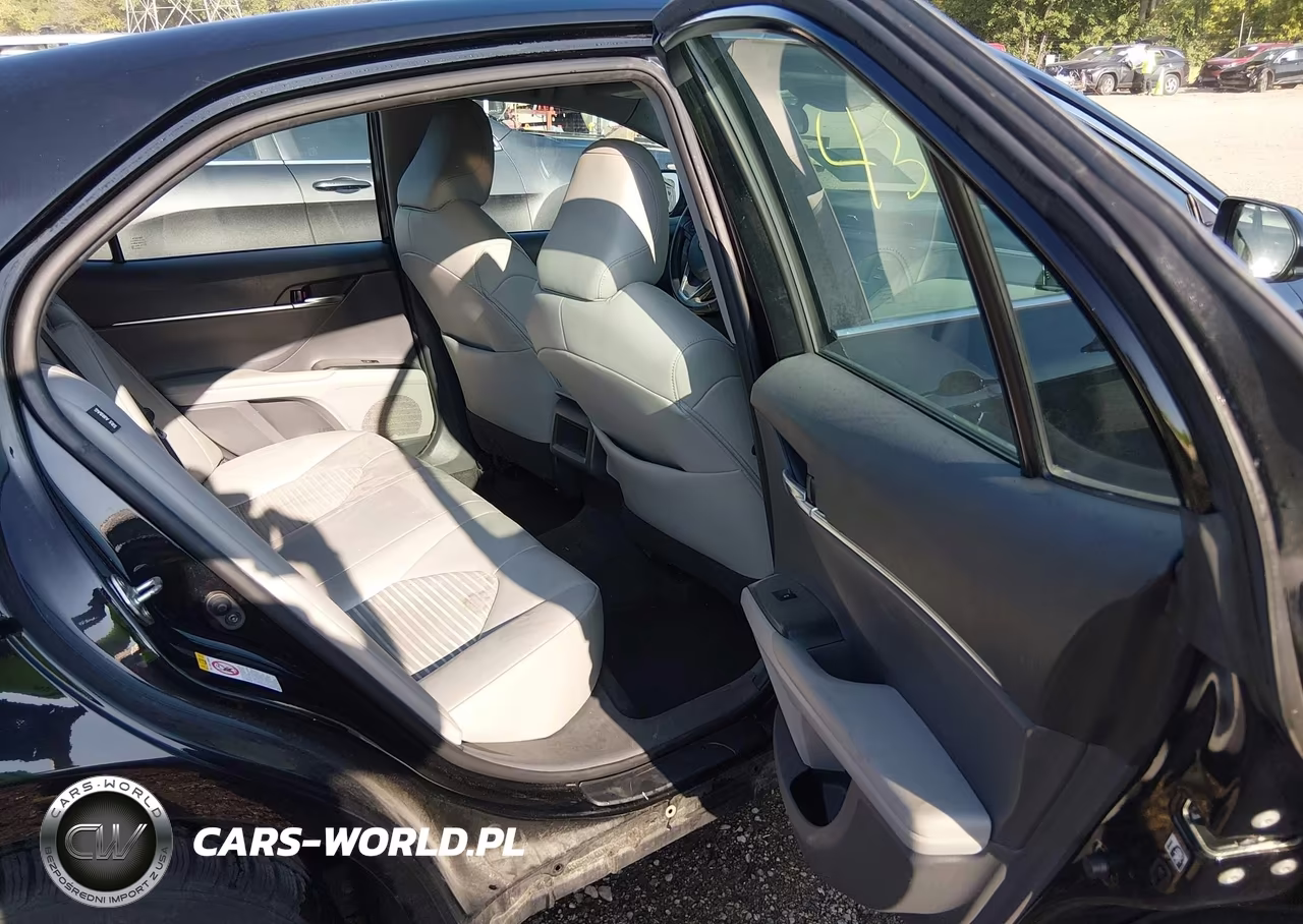2018 Toyota Camry Se VIN:4T1B11HK2JU580620 - 8