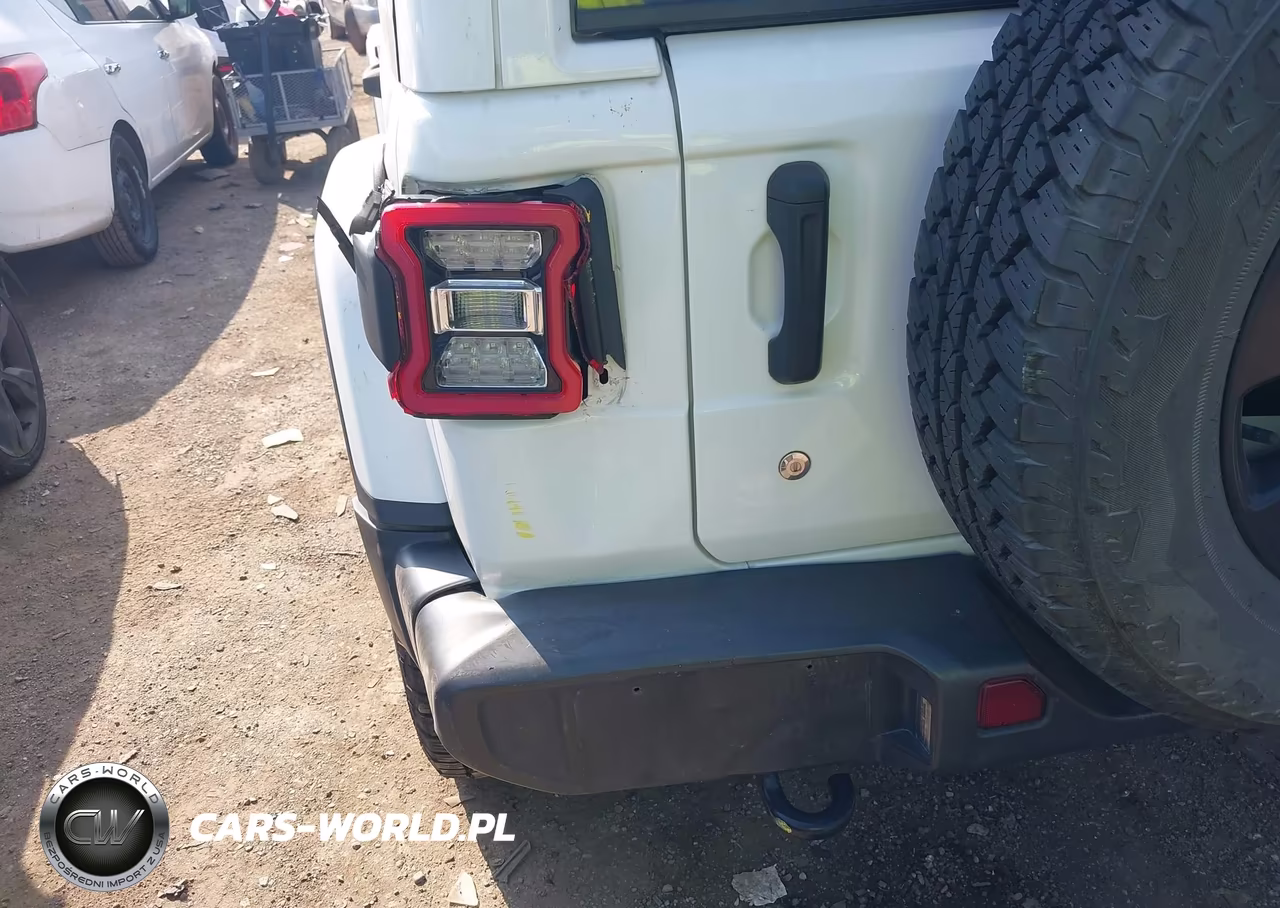 2020 Jeep Wrangler Unlimited Sahara 4X4 VIN:1C4HJXEN3LW147170 - 21