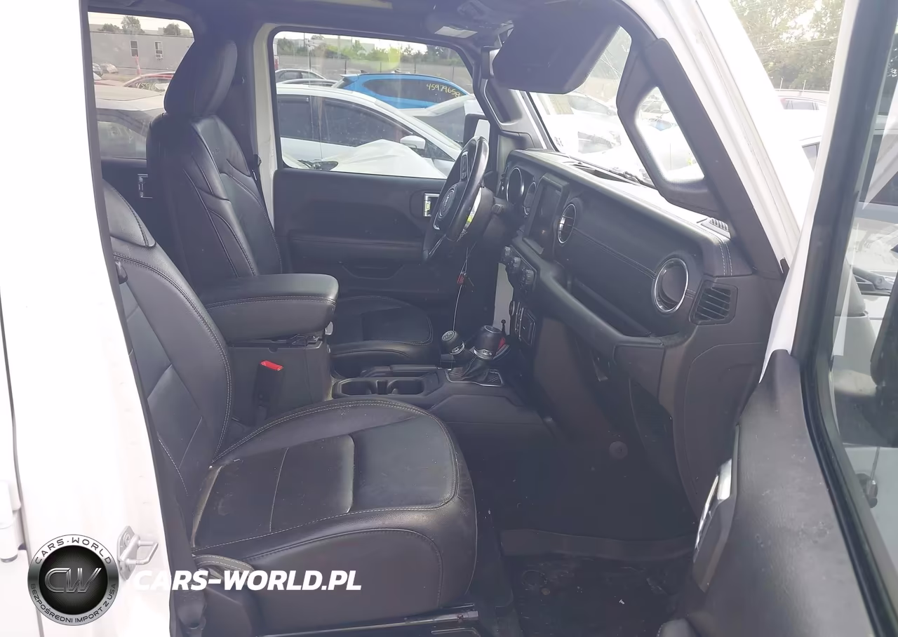 2020 Jeep Wrangler Unlimited Sahara 4X4 VIN:1C4HJXEN3LW147170 - 5