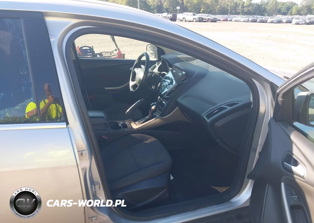 2012 Ford Focus Sel VIN:1FAHP3M29CL367371 - 5
