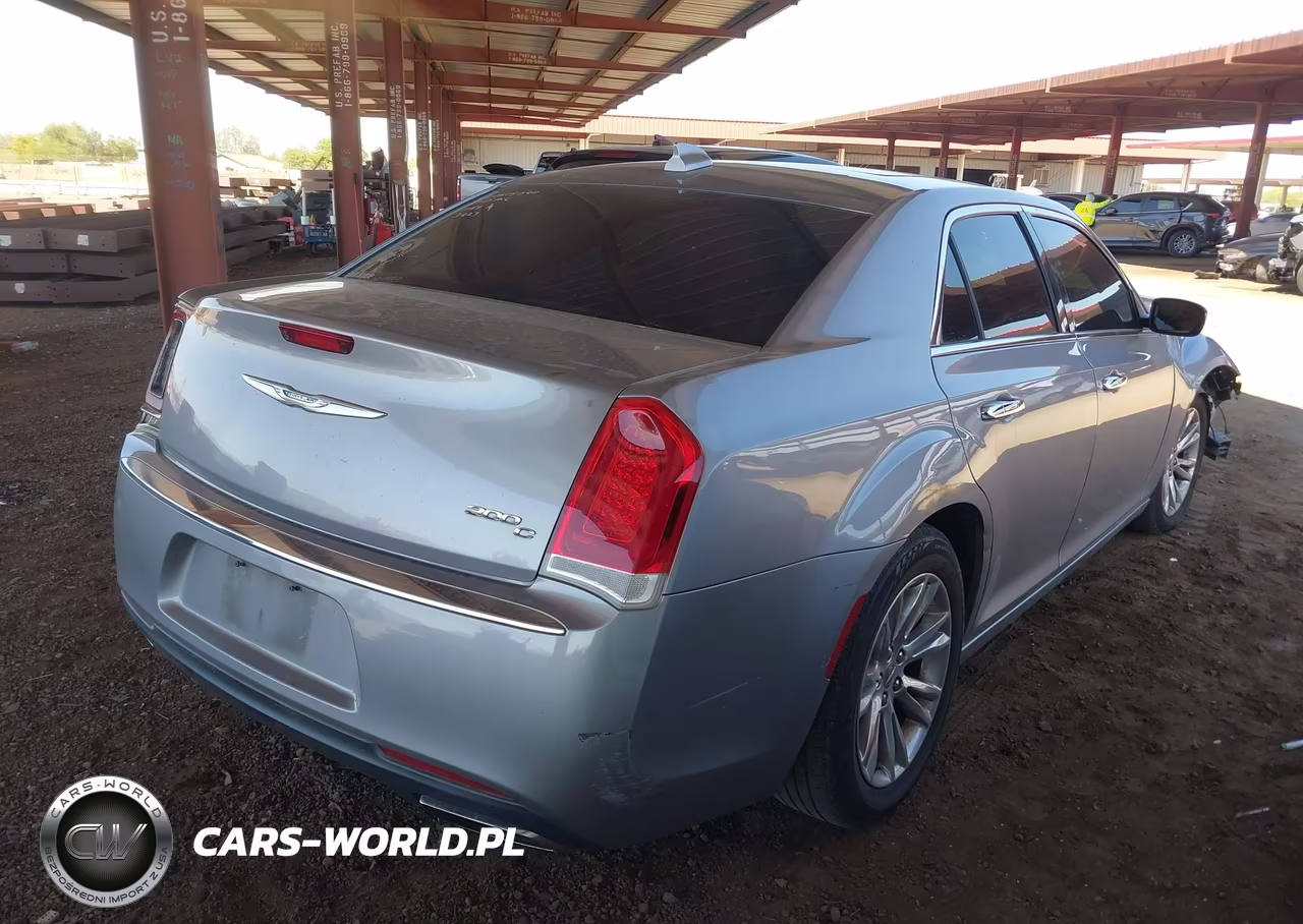 2017 Chrysler 300C VIN:2C3CCAEG7HH663223 - 4