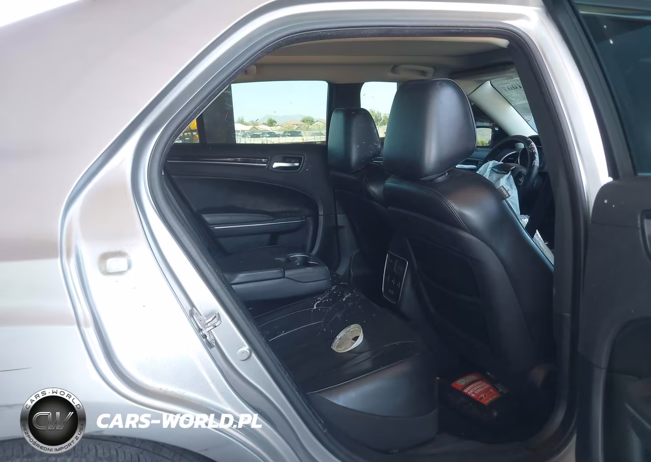 2017 Chrysler 300C VIN:2C3CCAEG7HH663223 - 8