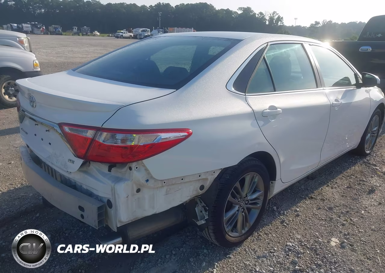 2017 Toyota Camry Se VIN:4T1BF1FK9HU339619 - 4
