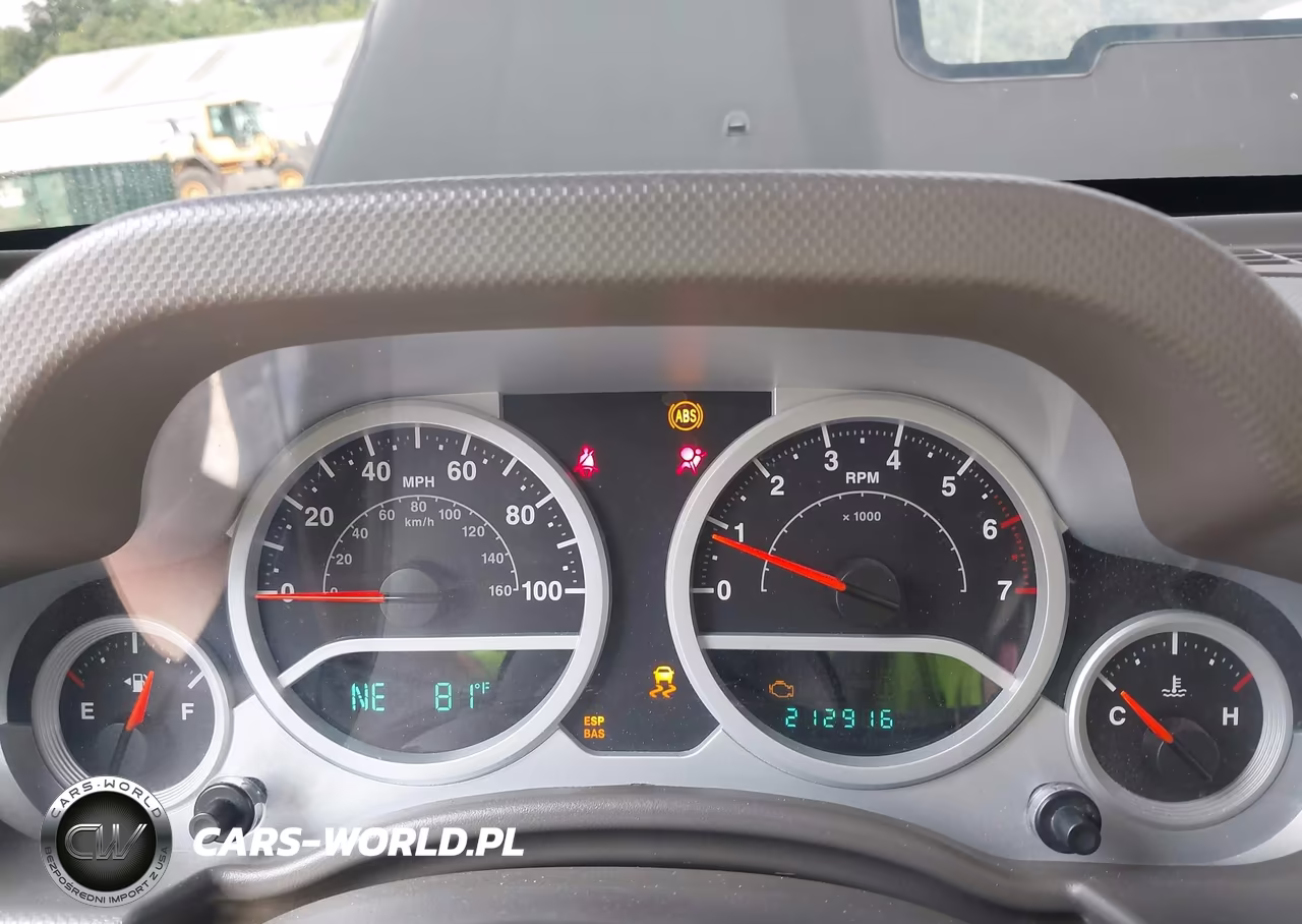 2008 Jeep Wrangler Unlimited Sahara VIN:1J8GA59168L574092 - 7