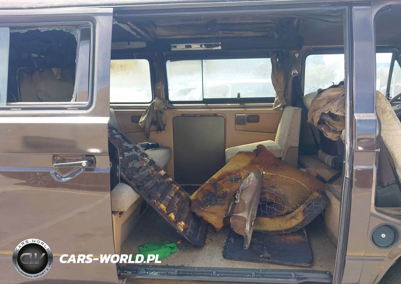 1986 Volkswagen Vanagon Kombi VIN:WV2XB0253GH083812 - 8