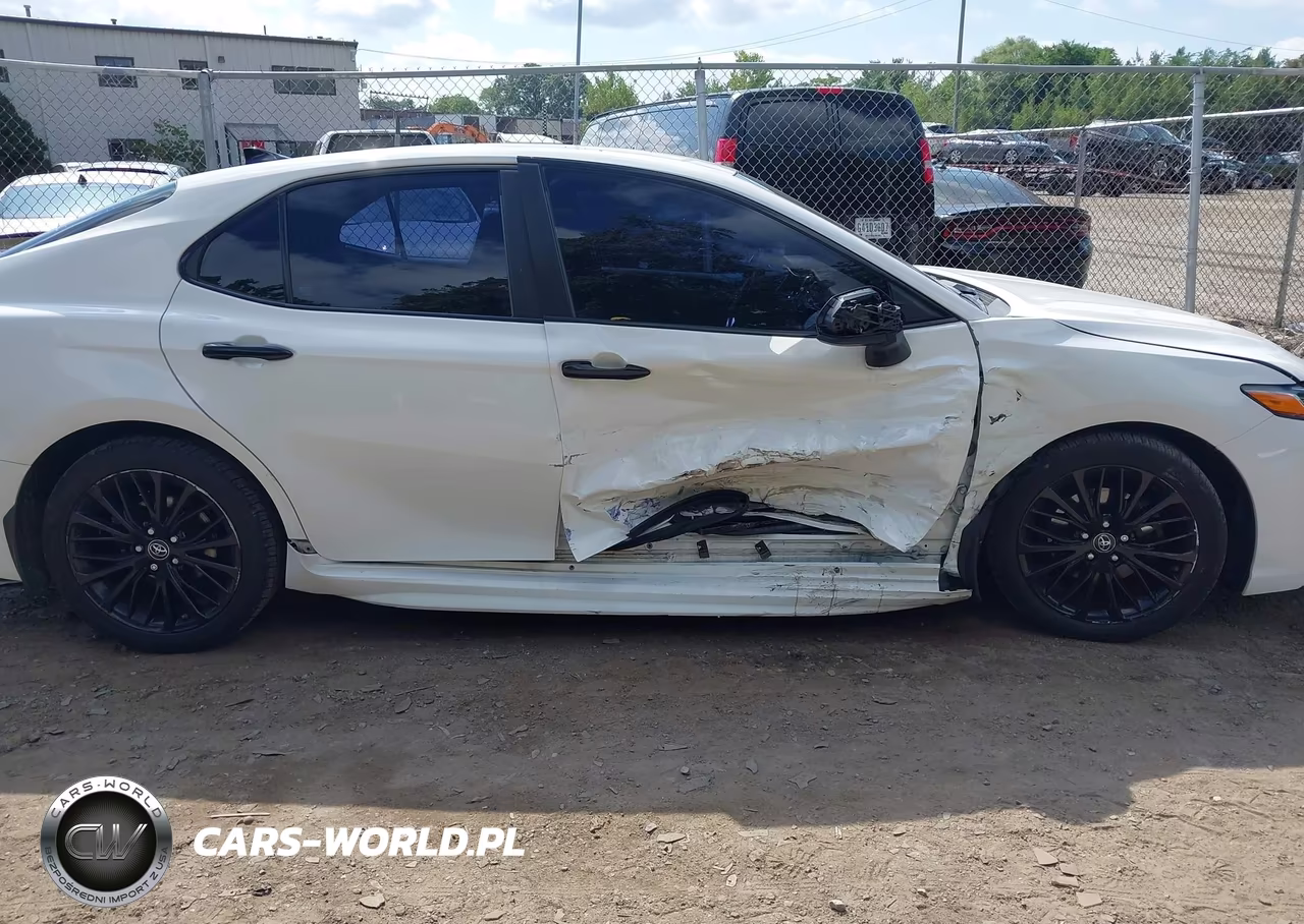 2020 Toyota Camry Se Nightshade Edition VIN:4T1G11AK4LU300571 - 13