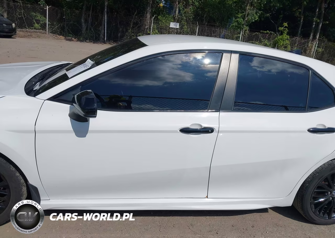 2020 Toyota Camry Se Nightshade Edition VIN:4T1G11AK4LU300571 - 14