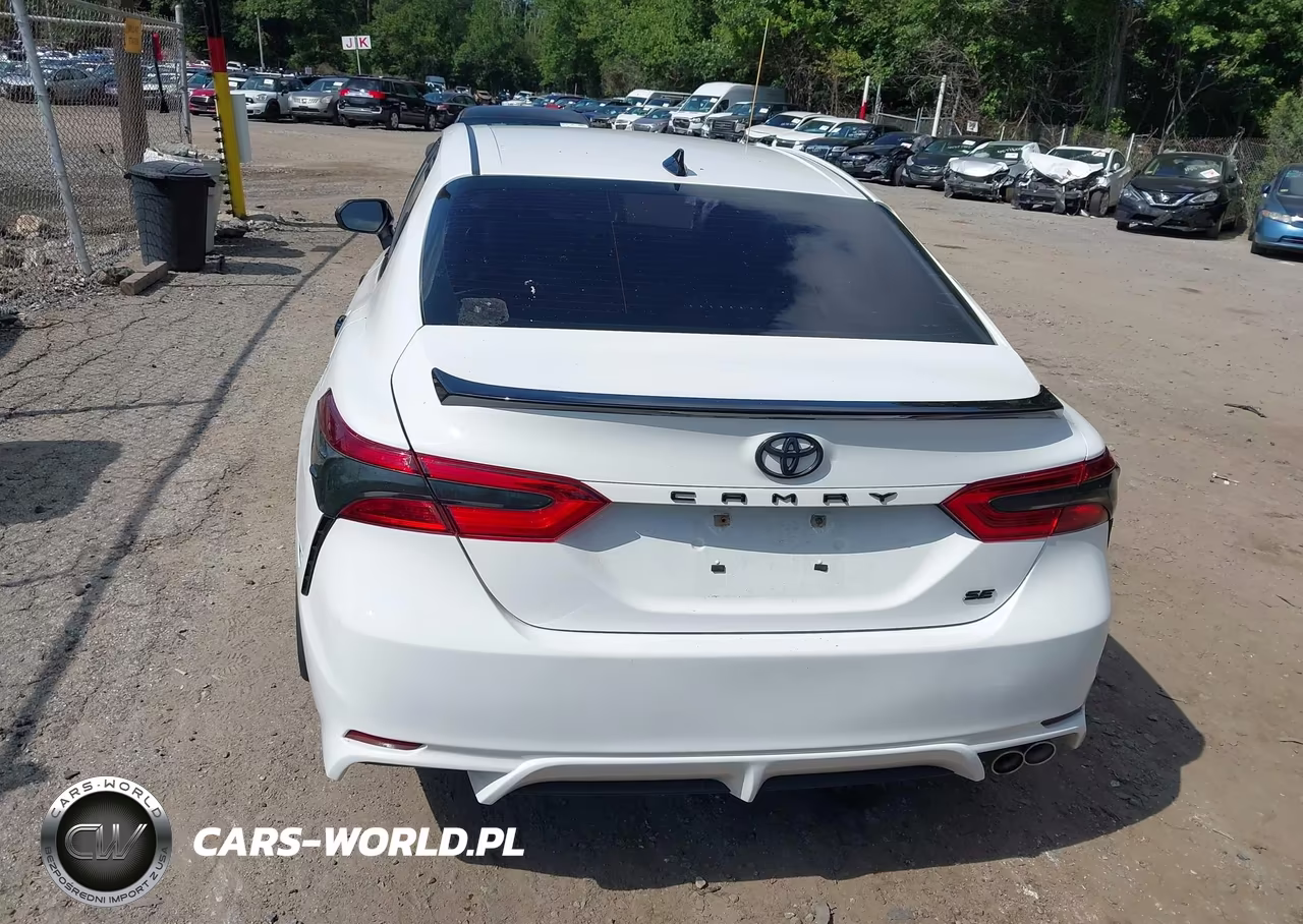 2020 Toyota Camry Se Nightshade Edition VIN:4T1G11AK4LU300571 - 16