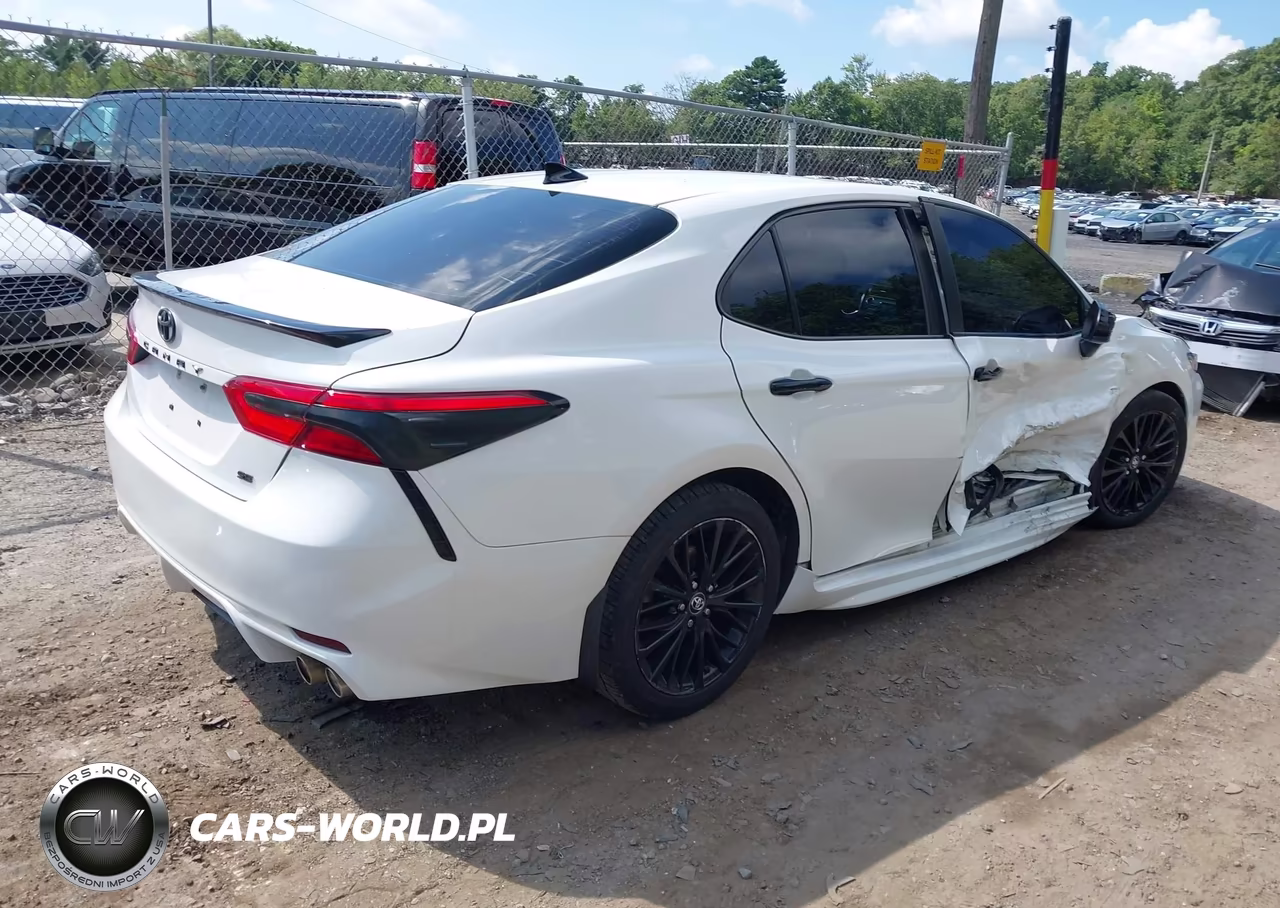 2020 Toyota Camry Se Nightshade Edition VIN:4T1G11AK4LU300571 - 4