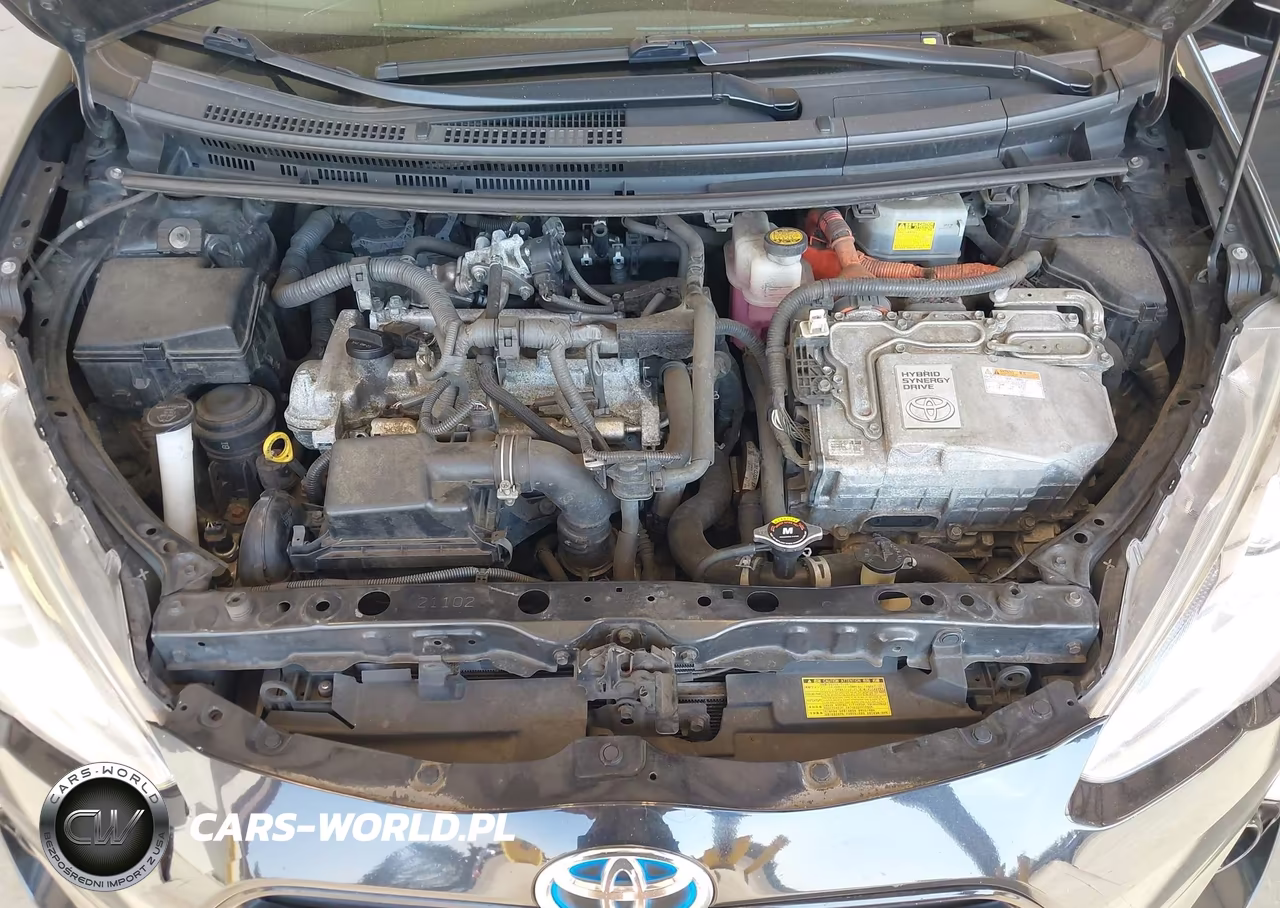 2015 Toyota Prius C Four VIN:JTDKDTB34F1093159 - 10