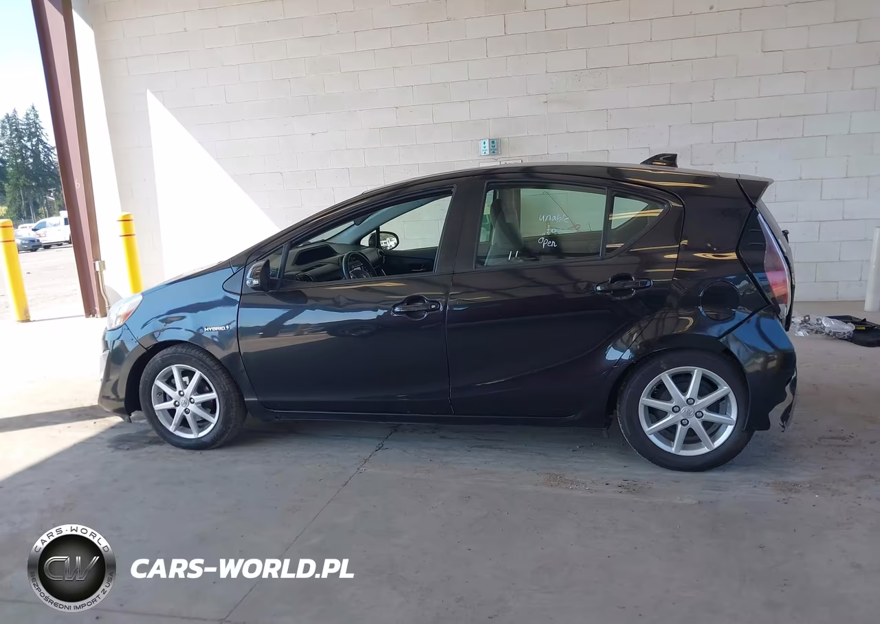 2015 Toyota Prius C Four VIN:JTDKDTB34F1093159 - 14