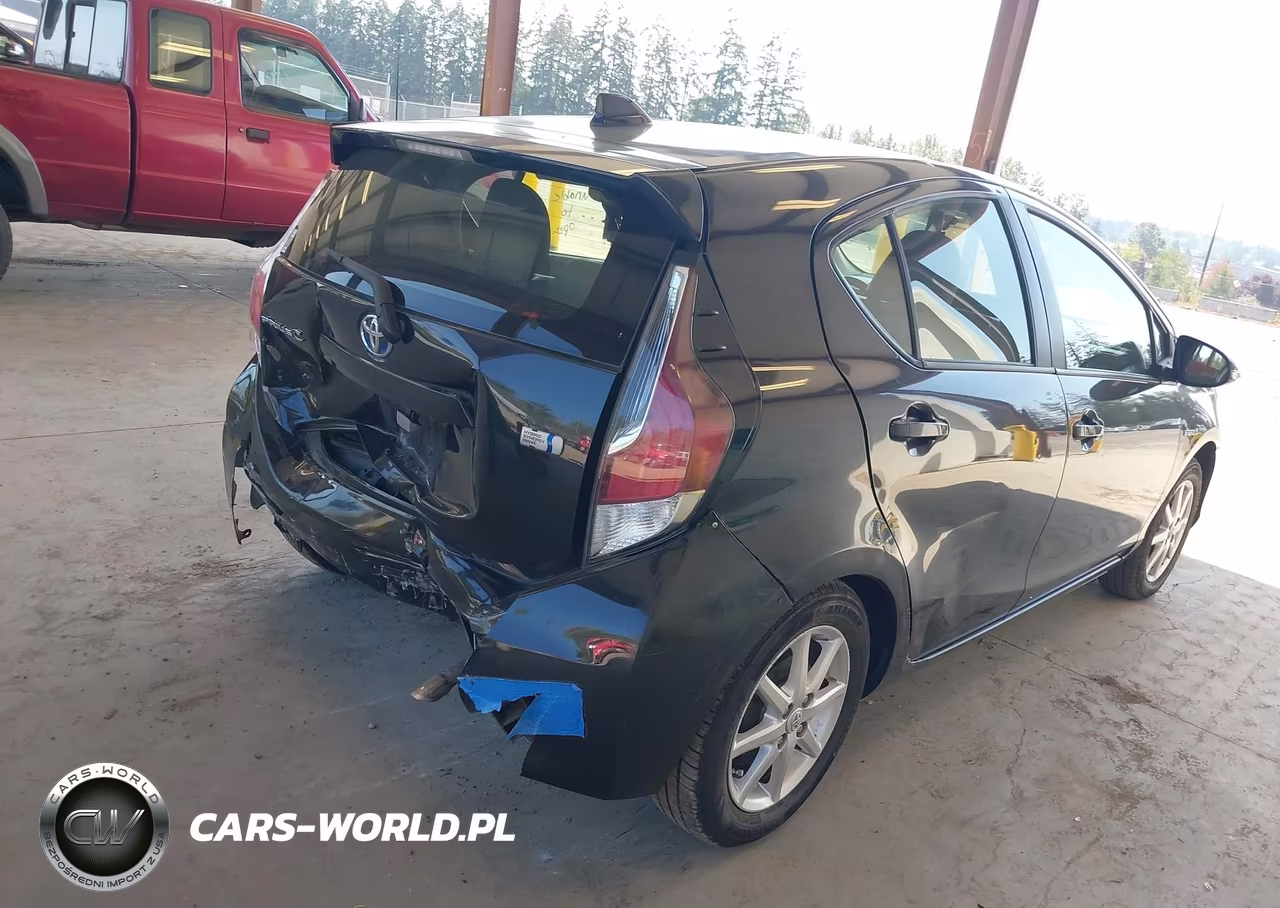 2015 Toyota Prius C Four VIN:JTDKDTB34F1093159 - 4