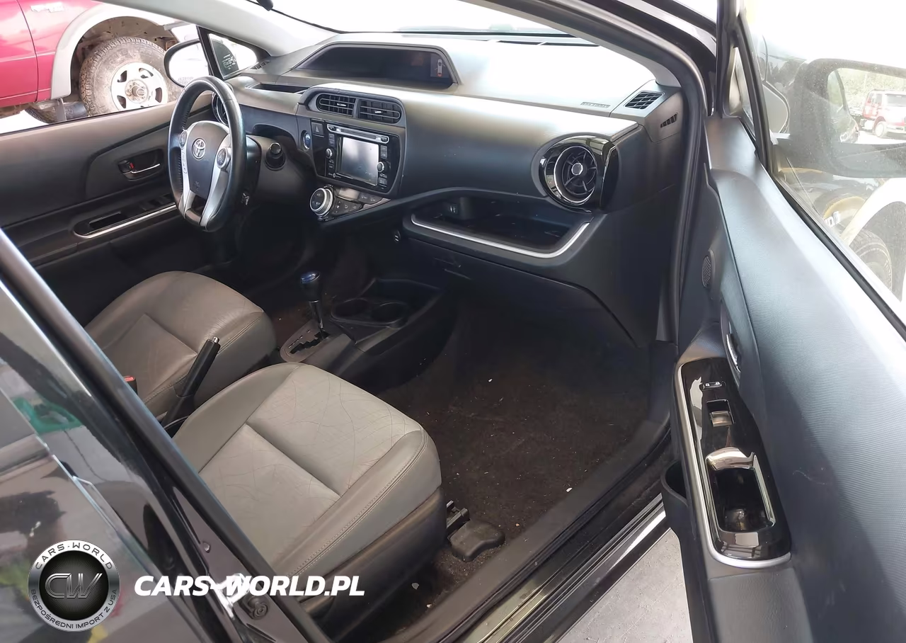 2015 Toyota Prius C Four VIN:JTDKDTB34F1093159 - 5