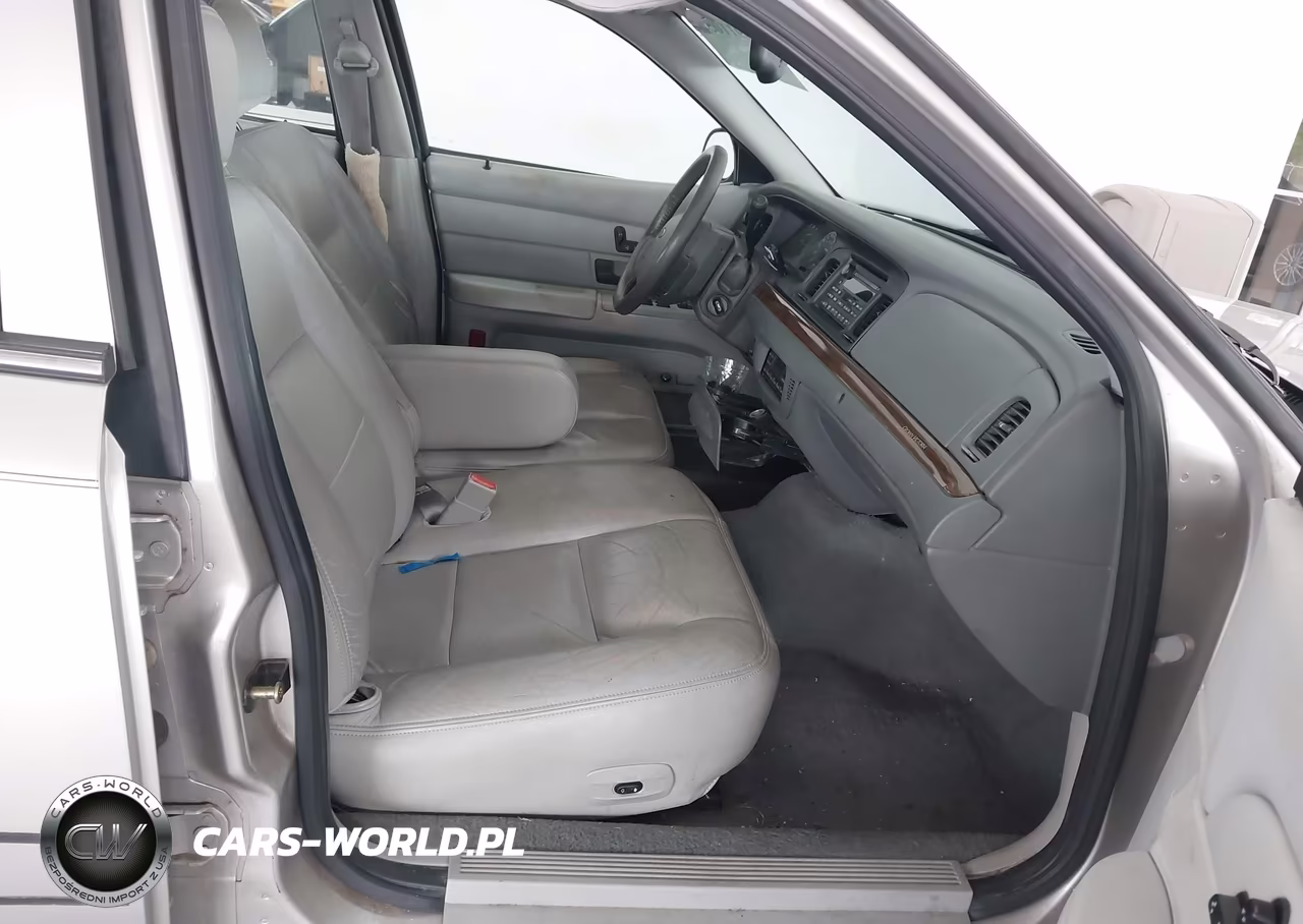 2005 Ford Crown Victoria Lx-Lx Sport VIN:2FAFP74W45X106138 - 5