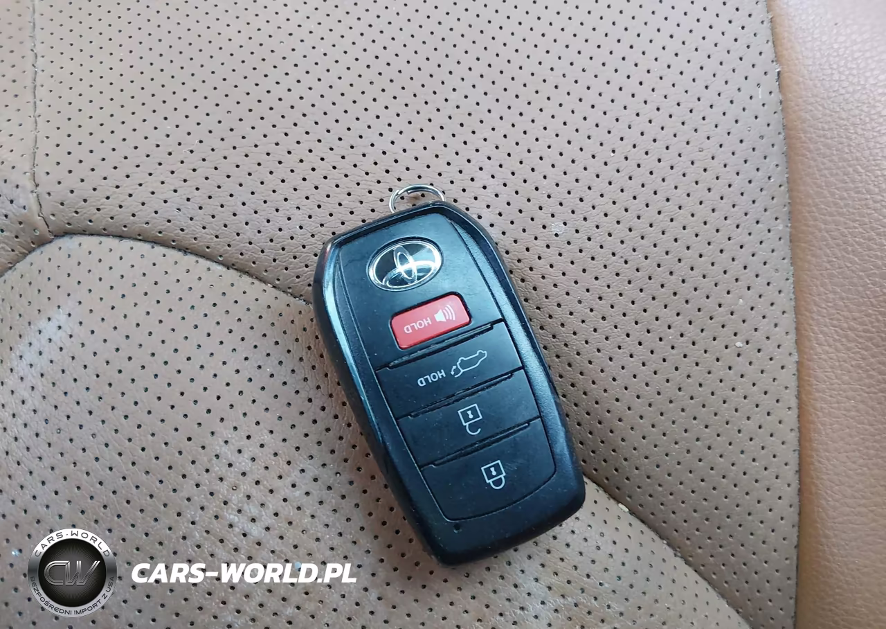 2026 Toyota Highlander Hybrid Platinum VIN:5TDEBRCH2TS699459 - 11