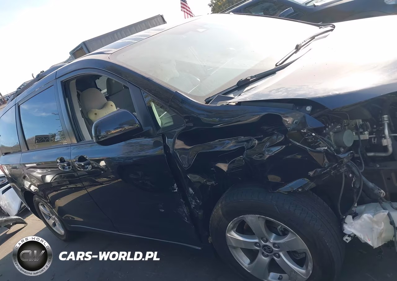 2020 Toyota Sienna Le VIN:5TDKZ3DCXLS072409 - 13